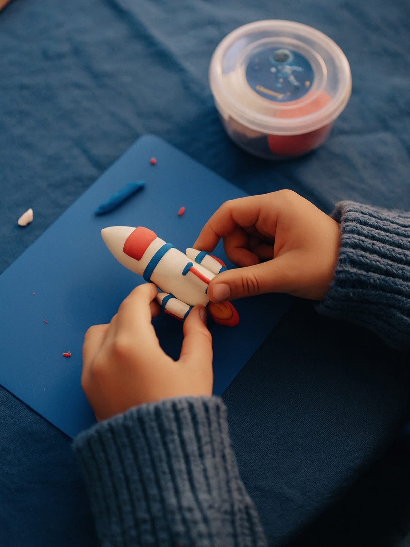 Space adventure clay kit gift box showing colorful figures and clay tubs, includes 12 creative projects, sculpting tools, and instructions, gift ready packaging designed for birthdays, Christmas, or holiday presents for kids ages 5 to 10.