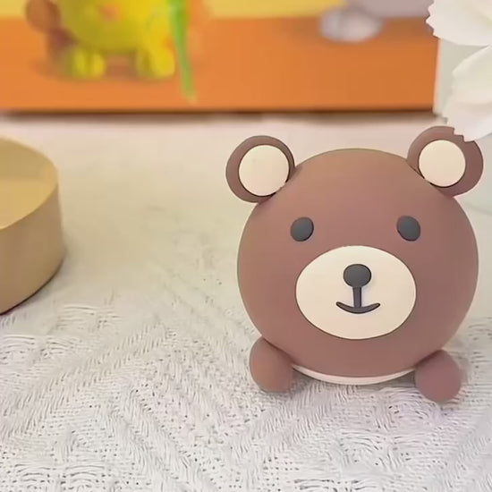 DIY animal playdough activity for children – shows how to shape and create cute animal figures step by step. A fun Montessori-style art project for creative kids.